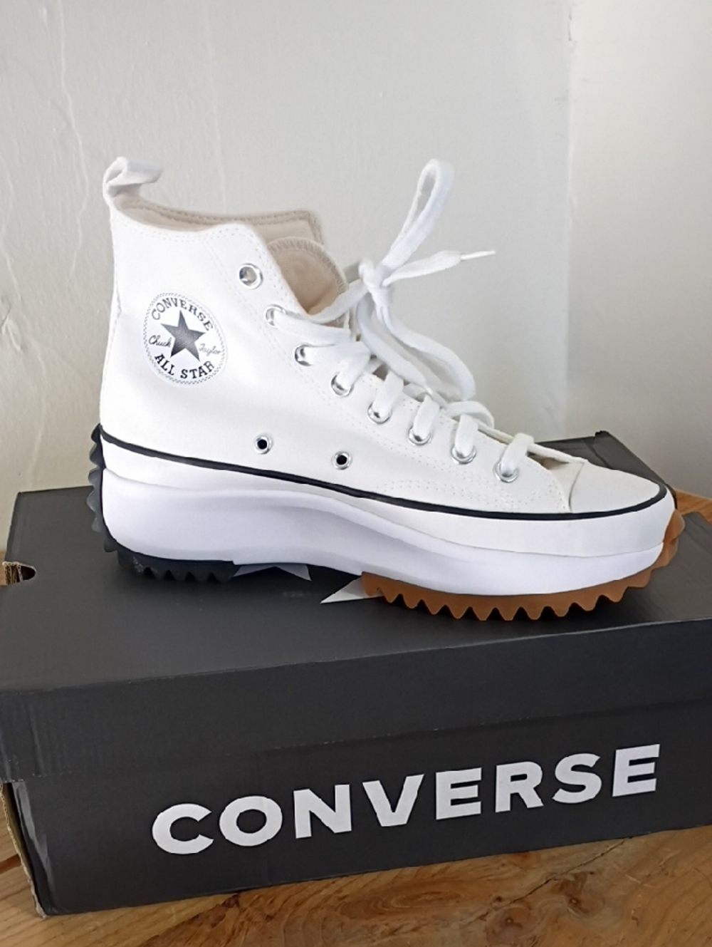 Converse White Run Star Hike Platform Sneakers Size 7.5 Men 9 Women's NWT